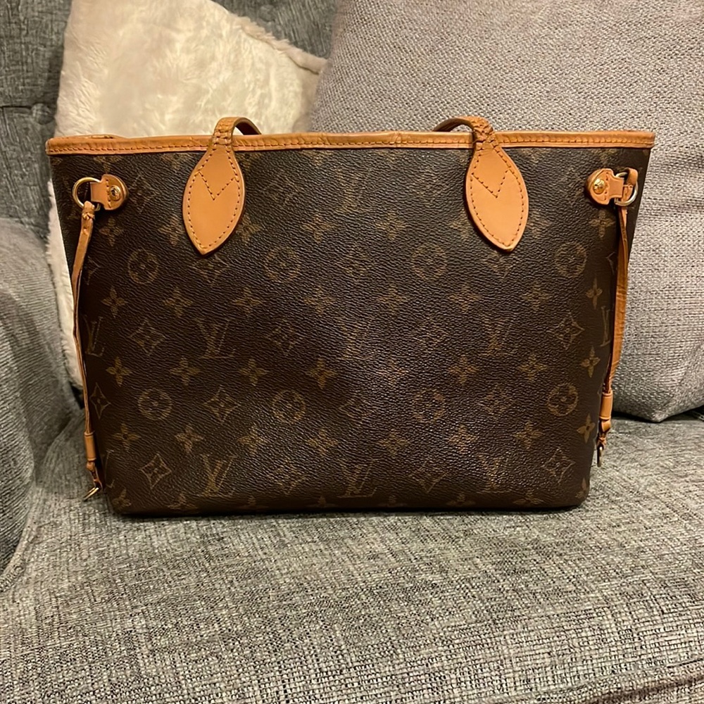 Louis Vuitton never fold pm tote